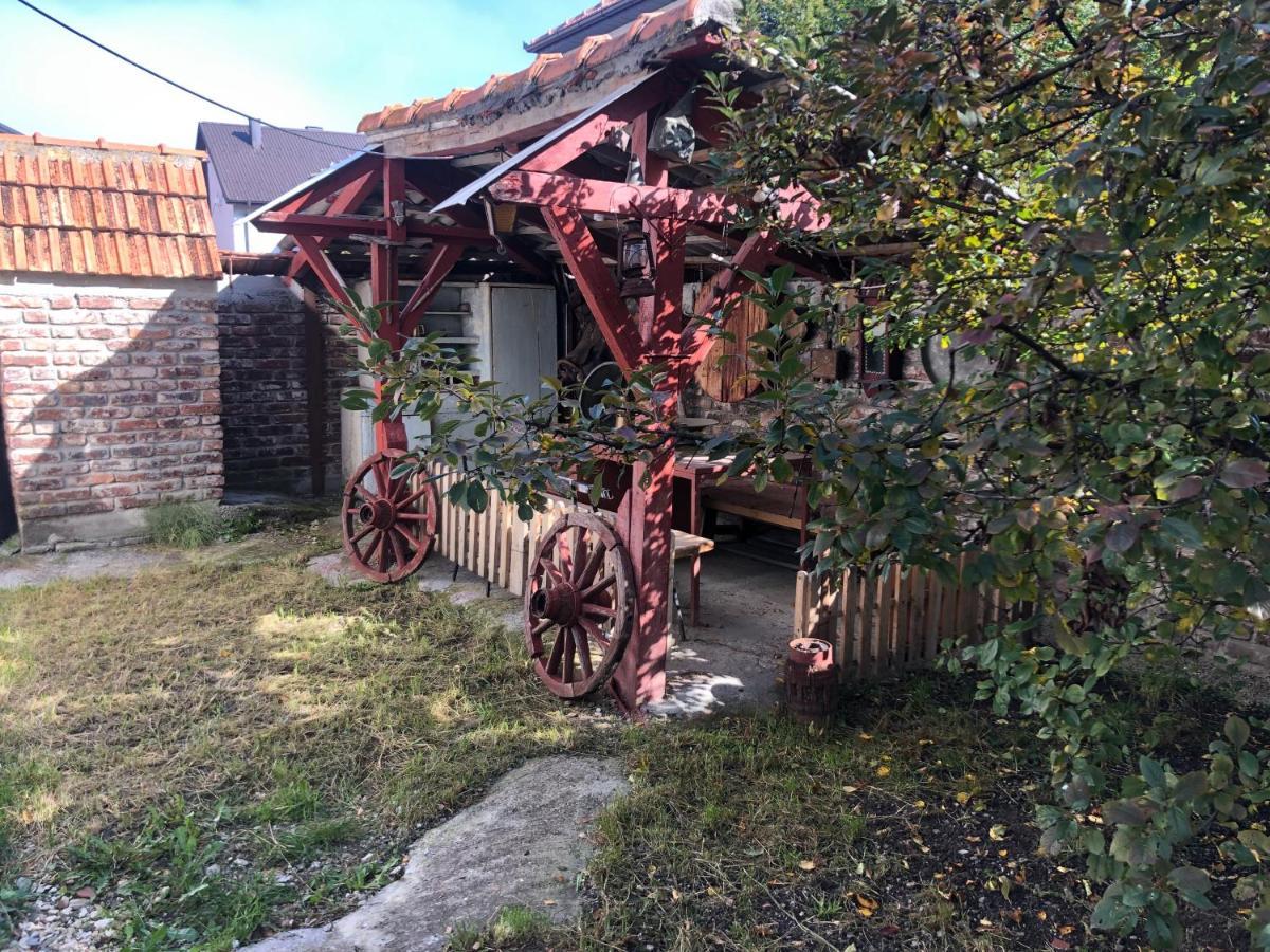 Apartmani & Restoran -S O K O- Sjenica Bagian luar foto