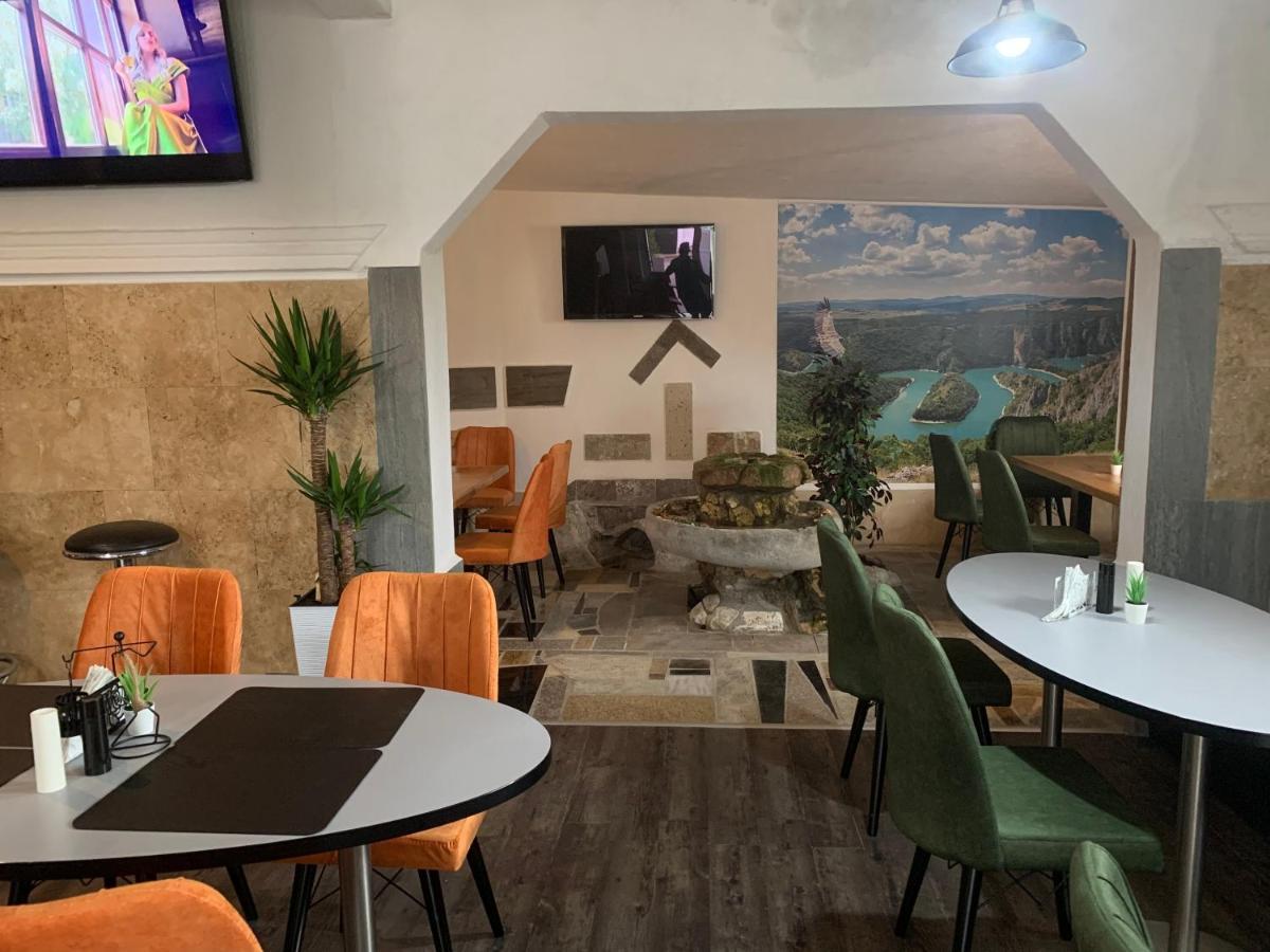 Apartmani & Restoran -S O K O- Sjenica Bagian luar foto