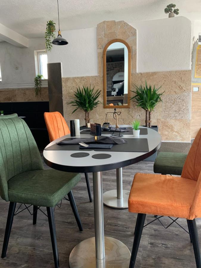 Apartmani & Restoran -S O K O- Sjenica Bagian luar foto