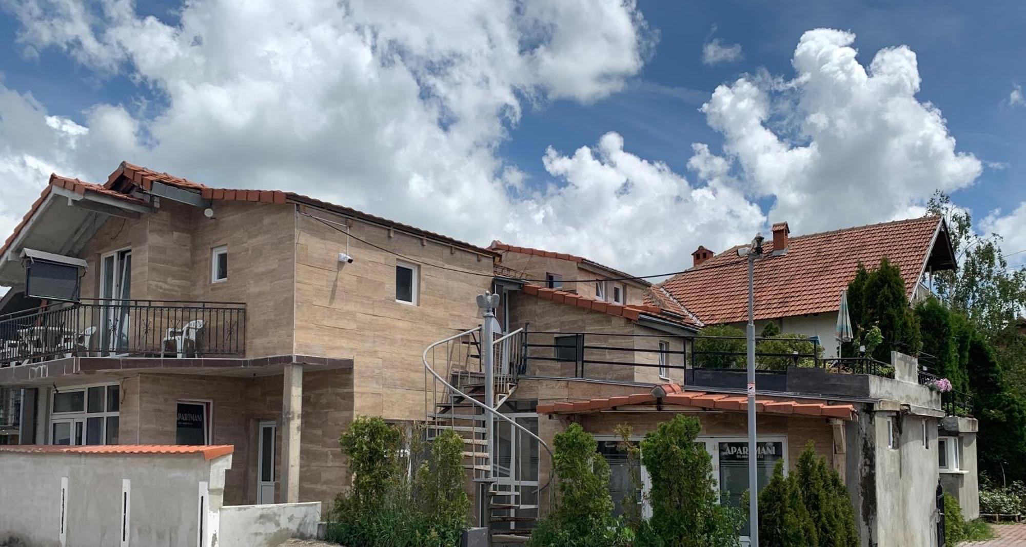 Apartmani & Restoran -S O K O- Sjenica Bagian luar foto