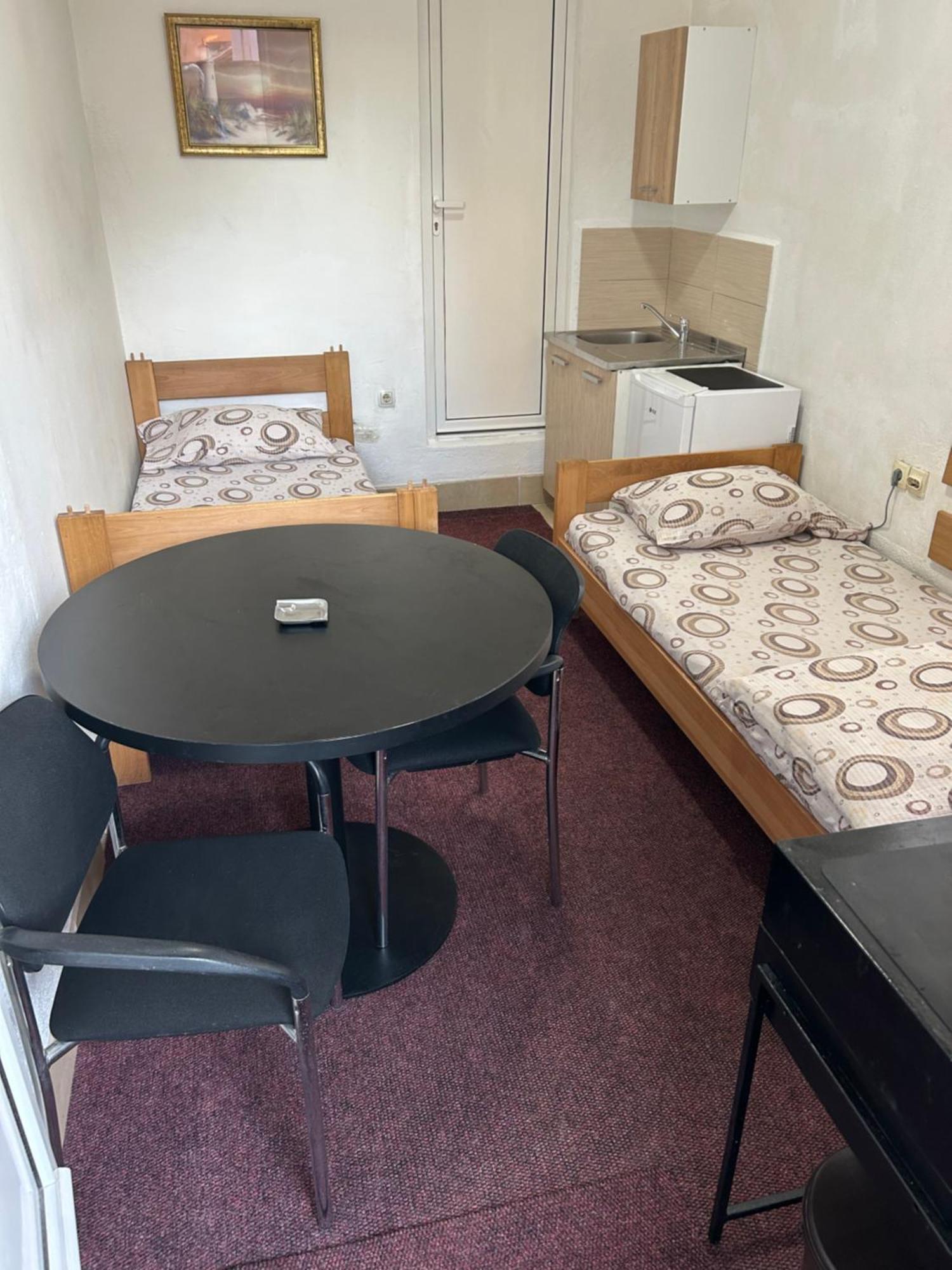 Apartmani & Restoran -S O K O- Sjenica Bagian luar foto