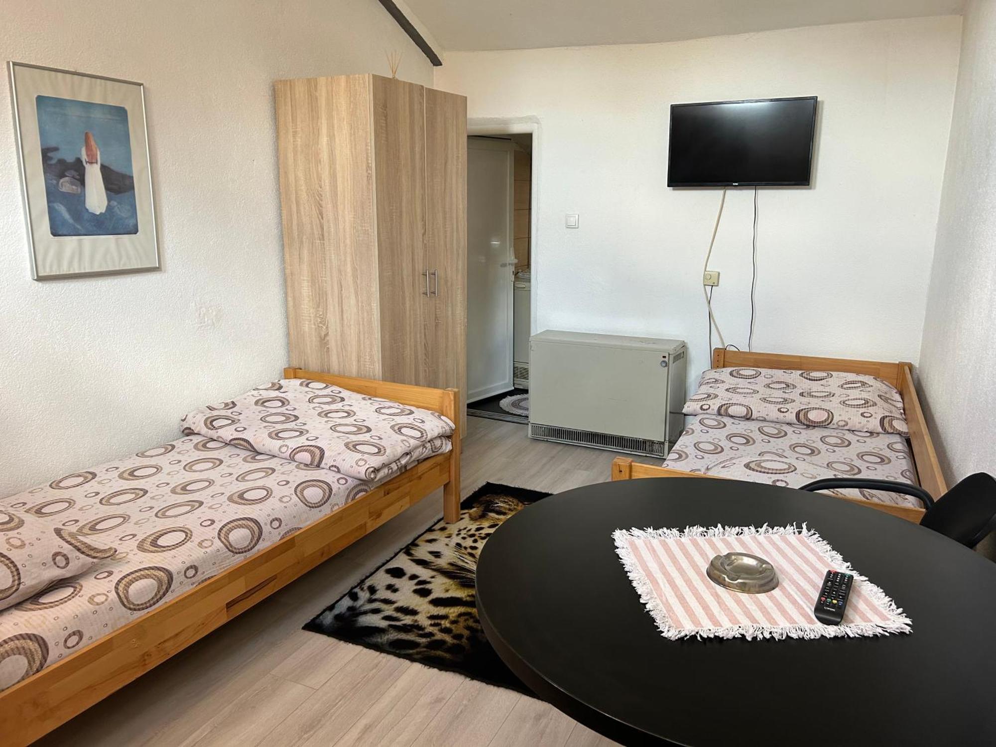Apartmani & Restoran -S O K O- Sjenica Bagian luar foto